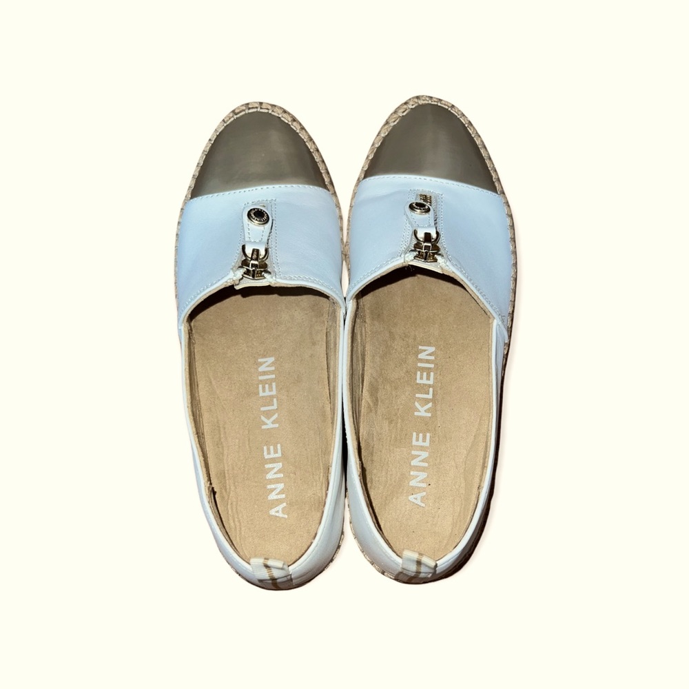 Brand new Anne Kline iflex zip down sneaker